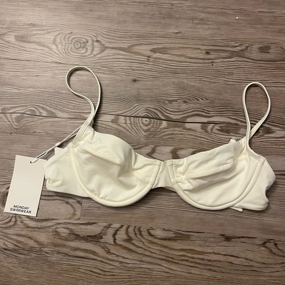 NWT Monday Swimwear Ivory Maui top sz S